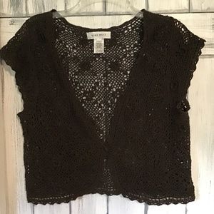 Brown Nine West size large crocheted shrug